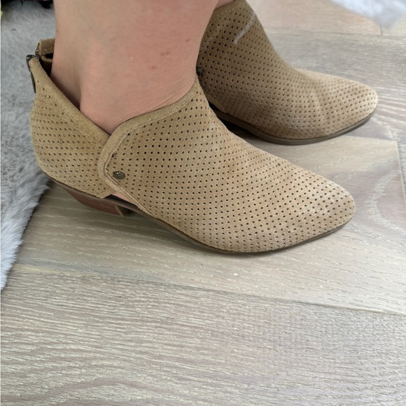 Adam Tucker by me too tan size 9 - Picture 4 of 8